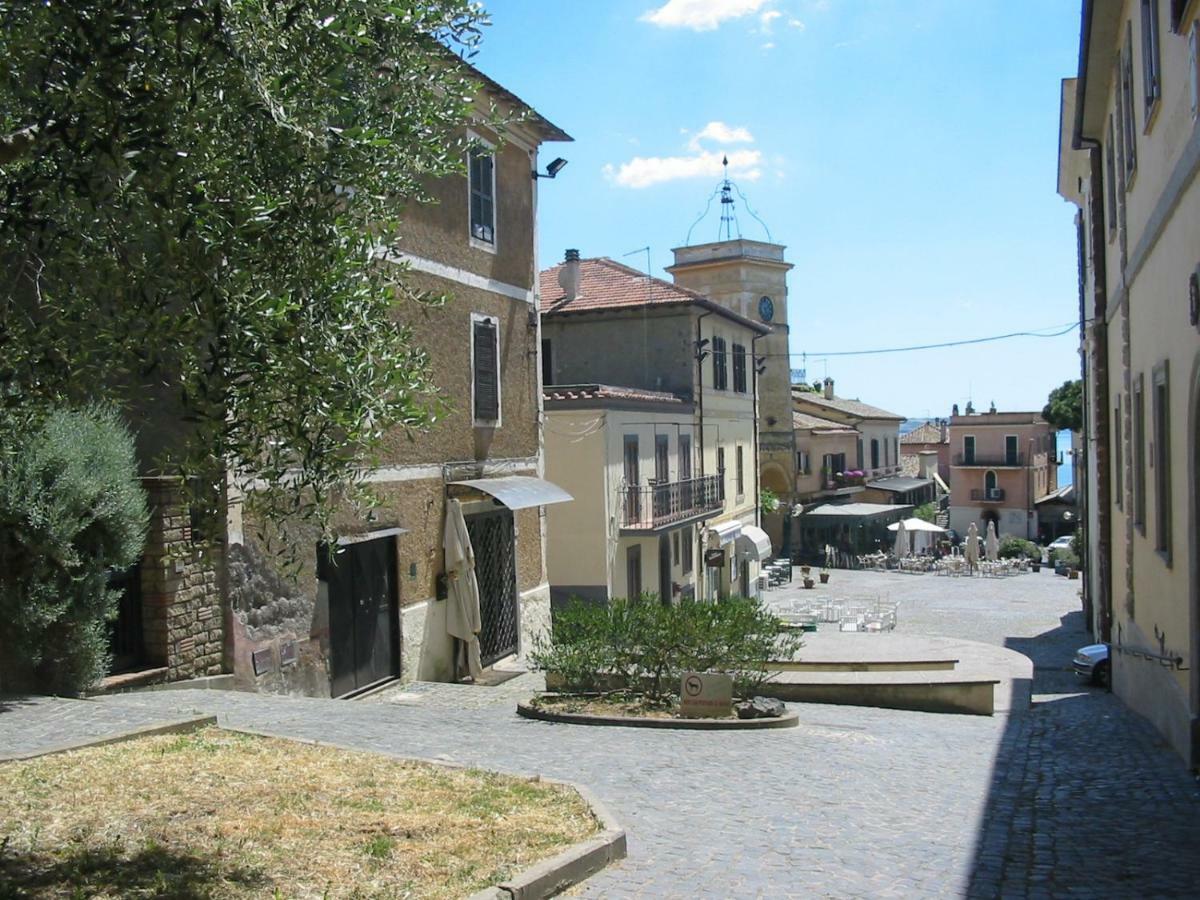 La Rosa Sul Lago Villa Trevignano Romano Exteriör bild